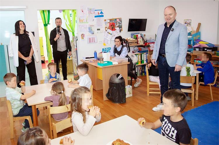 Slika /Ministar Šipić - fotografije/Novigrad 1.jpeg